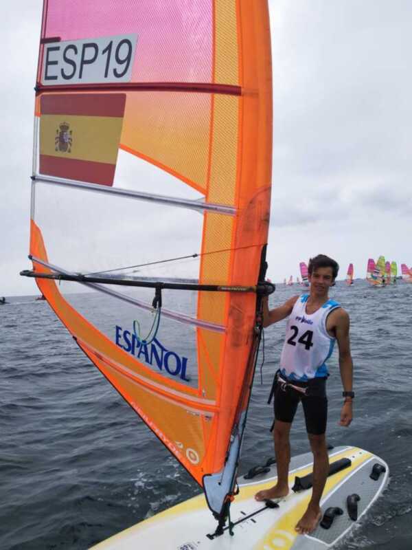 A dos pasos del podio en el Campeonato del Mundo juvenil de RS:X