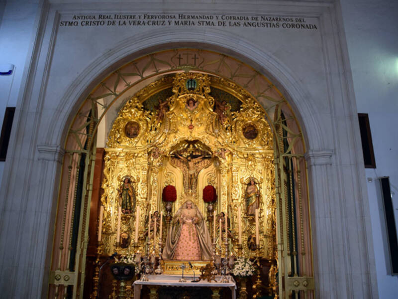 La titular mariana de la Vera-cruz Ilipense vestida en tiempo estival.
