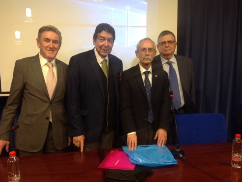 Conferencia en la Sociedad de Médicos Escritores y Artistas de Sevilla del radiólogo onubense Antonio López