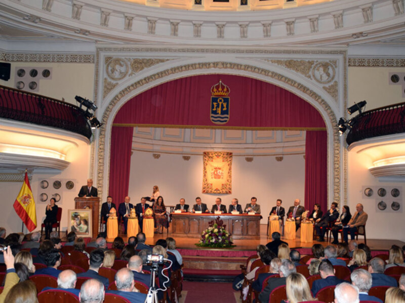 Los Reyes Magos y demás personajes de la Cabalgata recibieron sus atributos en Capitanía General de Sevilla