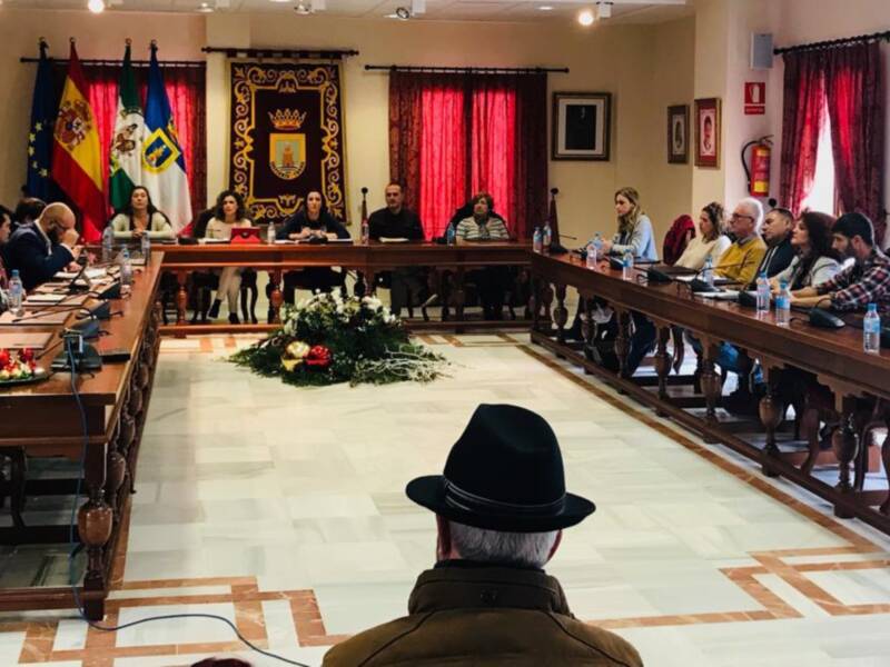 El Pleno apoya por unanimidad la iniciativa ciudadana para conceder al autor gaditano de carnaval, Antonio Martín, la Medalla de Andalucía