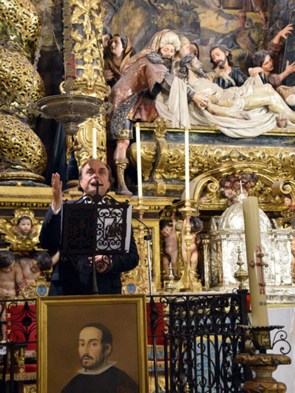 Antonio Francisco Bellido pregonó las Navidad en la Iglesia de la Caridad de Sevilla.