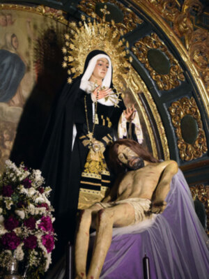 Una Estampa inédita del altar de la Hermandad de la Soledad en la parroquia de Alcalá del Río.