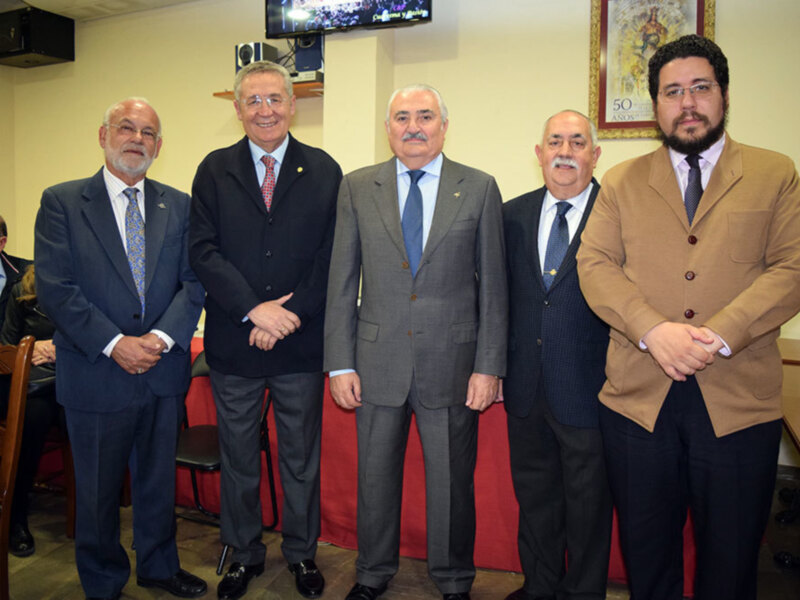 En la casa Hermandad de la Exaltación se presentó el Boletín extraordinario de Semana Santa.