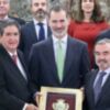 El Rey recibe la medalla de oro del Colegio de Abogados de Sevilla
