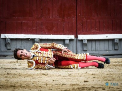 Grave cornada a Gonzalo Caballero y vuelta al ruedo de Juan del Álamo