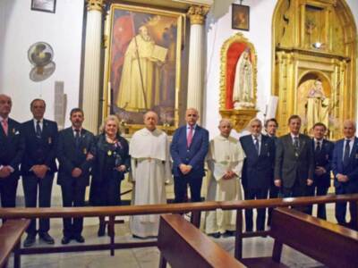 La RLNE, le concede la medalla e insignia Naval a la Hermandad del Santo Entierro de Sevilla