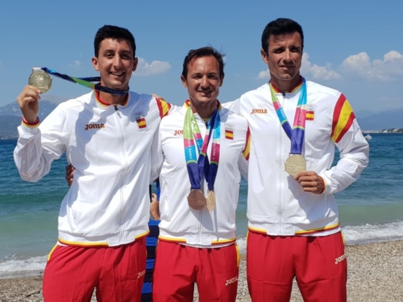 Podio doble para el remo andaluz en los Juegos Mediterráneos de playa