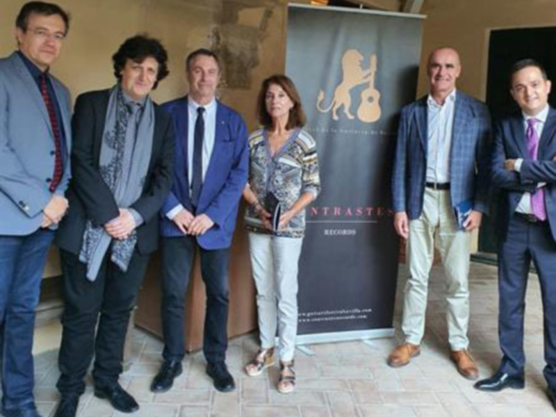 El delegado de Hábitat Urbano, Cultura y Turismo, Antonio Muñoz, ha asistido hoy a la presentación de la décima edición del Festival de la Guitarra de
