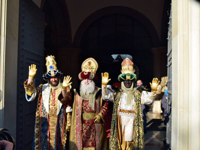 Alegría desbordada en Sevilla por los Reyes Magos de Oriente.