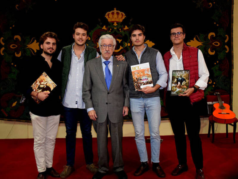 El conjunto de los “Toneleros” cantaron sevillanas y rumbas el el Circulo de Labradores