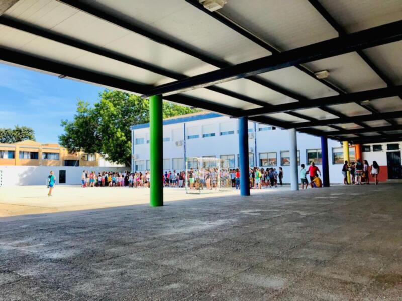 El AMPA del colegio Aparcero reclama más personal técnico integrador para su aula específica, la única de la localidad