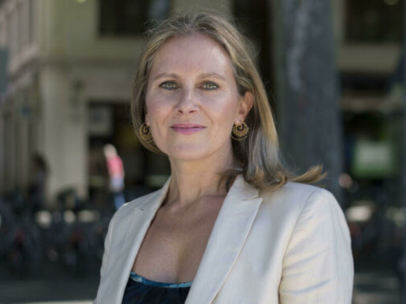 Cristina Martín Jiménez presenta en Chiclana su libro ‘Hijos del cielo’