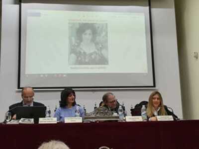 En el Salón de acto del Ateneo de Sevilla se presentó el libro de María Dolores Souto “permítame contarle un cuento”