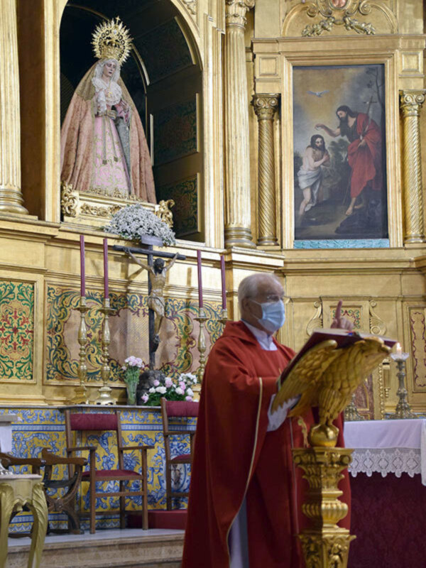 La Eucaristía en honor a San Fermín ha estado presidida y predicada por el Rvdo. Alberto Tena López, Pbro.