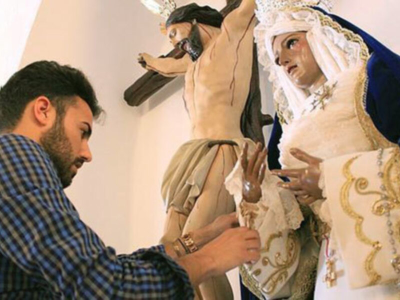 Burguillos rinde cultos a su Virgen de los Dolores.