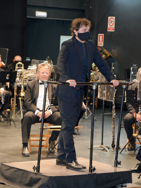 En el Teatro Hogar Virgen de los  Reyes se homenajeó a la música de valencia.