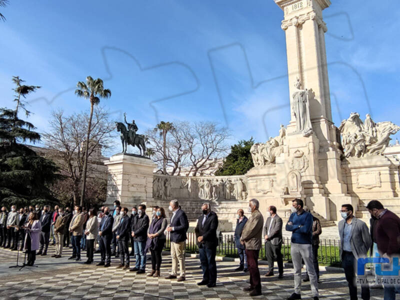 El alcalde de Chipiona participa en un acto en el que los Ayuntamientos de la provincia se unen en defensa del municipalismo