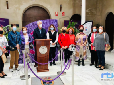 La muestra ‘Como una piña: mujeres en asociación’ en Chipiona