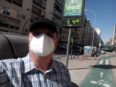 A que temperatura tiene que llegar Sevilla, para que el Ayuntamiento de Sevilla plante árboles de forma masiva en calles y plazas?.