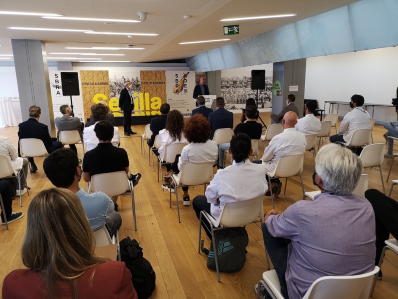 El Ayuntamiento de Sevilla colabora en una iniciativa de Cervezas Alhambra para impulsar la gastronomía sevillana a través de una ruta gastronómica 