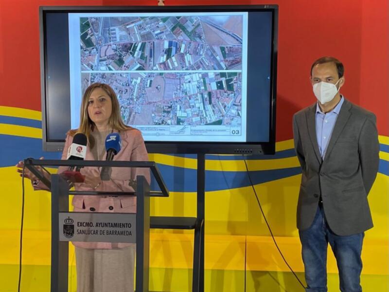Diputación y Ayuntamiento de Sanlúcar firman el convenio para que el Camino de la Reyerta esté arreglado antes del verano