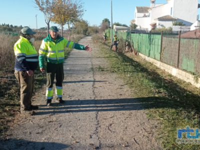 Tano Guzmán anuncia el comienzo de los trabajos de desbroce de la Vía Verde de Chipiona 