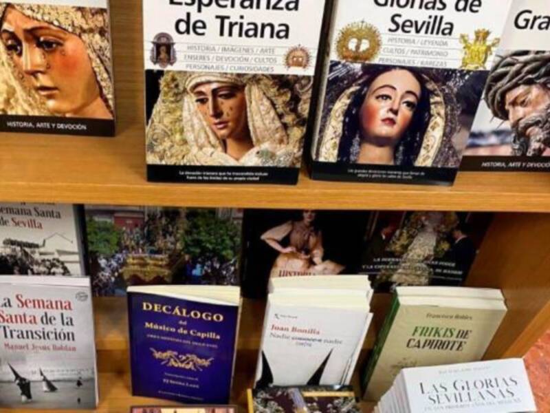 La historia gráfica y literaria de un acontecimiento histórico se encuentra a la venta n todas las librerías de Sevilla, por Pedro Preciado 