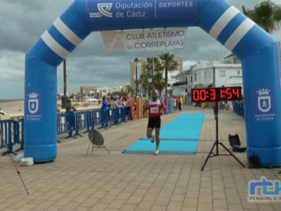 Los 10 Km Correplayas se estrenan como Memorial Paco Guisado con récord de la prueba y destacada participación femenina