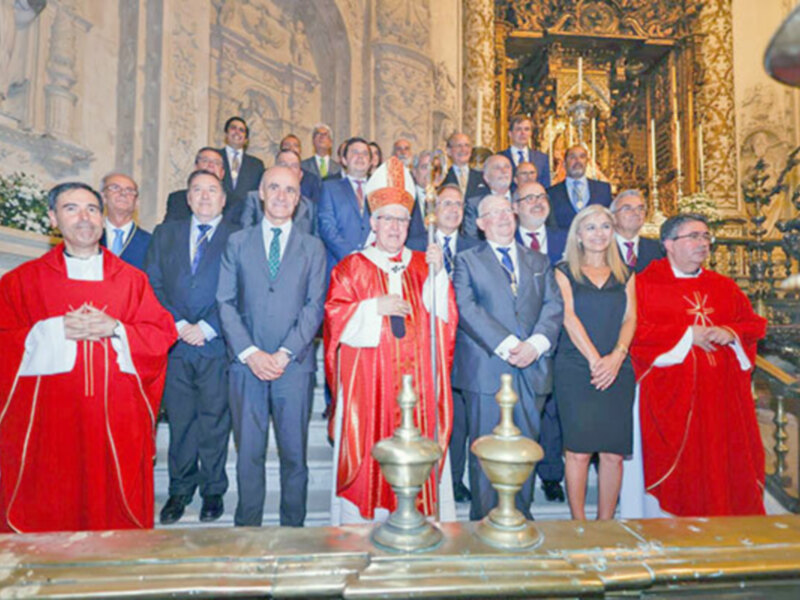 La Junta del Consejo de Cofradía Paco Vélez tomó posesión de sus cargos