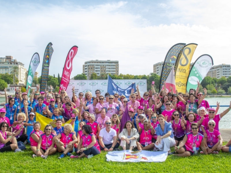 La Sevilla International Rowing Masters Regatta vuelve a sensibilizarse con el cáncer de mama