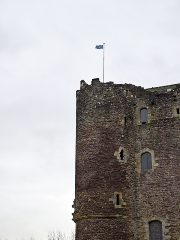IEl Castillo de Doune fue erigido entre 1361 y 1381 sobre las ruinas de una fortaleza