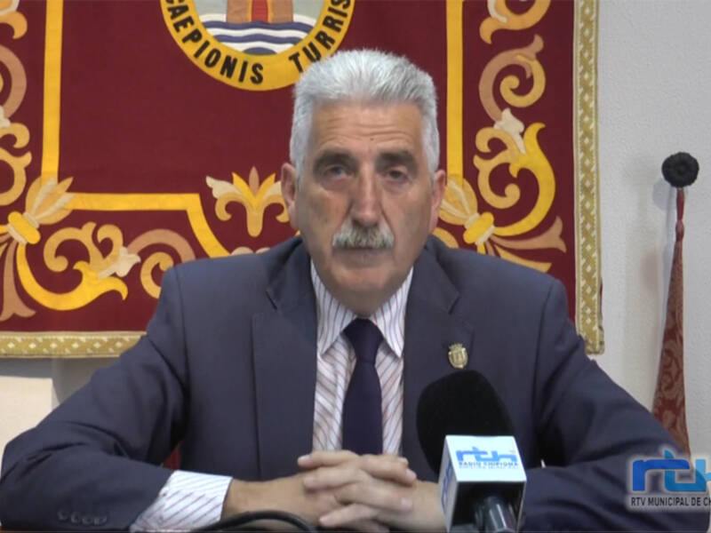 Luis Mario Aparcero informa que este verano se pondrá en marcha de nuevo el servicio de autobús urbano en Chipiona 