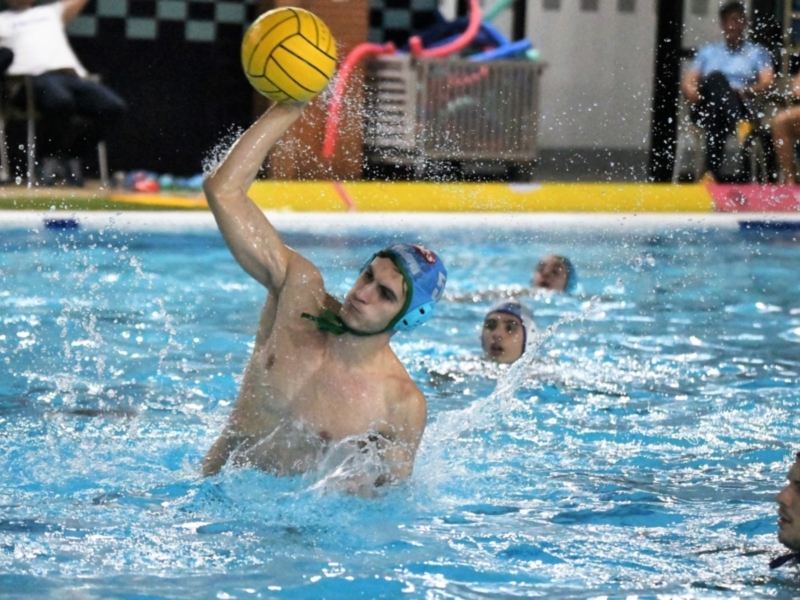 Faltó la guinda nazarena en la visita al líder de Segunda masculina