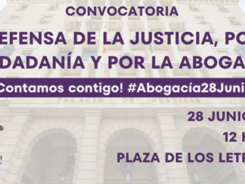 Manifiesto delante del Palacio de Justicia: En defensa de la Justicia, por la Ciudadanía y por la Abogacía