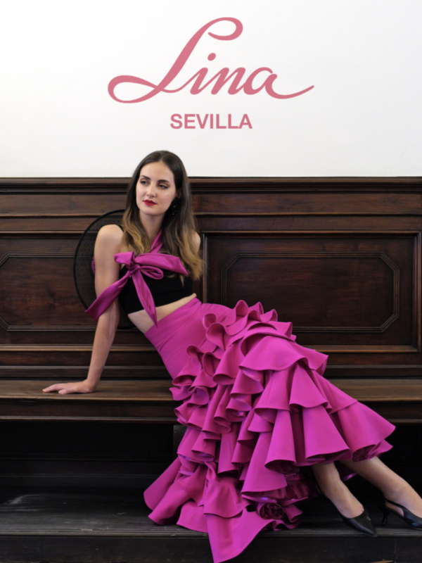 Lina Sevilla recibe el Alfiler de Oro 2023 en la Pasarela Larios Málaga Fashion Week