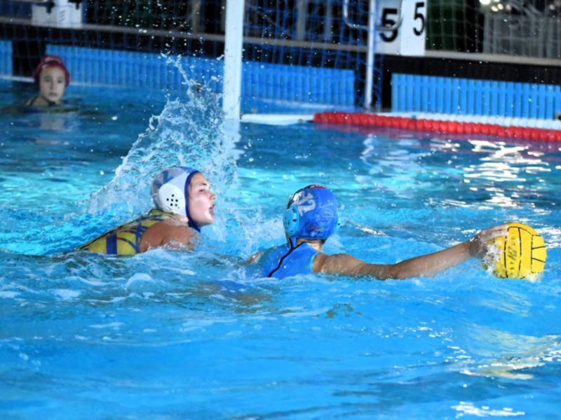El Club Waterpolo Dos Hermanas PQS tan solo resiste el asalto inicial en Barcelona