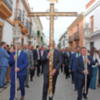 El pueblo sevillano de Alcalá del Río se echó a la calle  para acompañar a los titulares de Vera-cruz