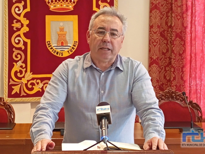 Pepe Mellado informa del inicio de las obras del PROFEA que comienzan con la reurbanización de la calle Poeta Miranda de Sardi     