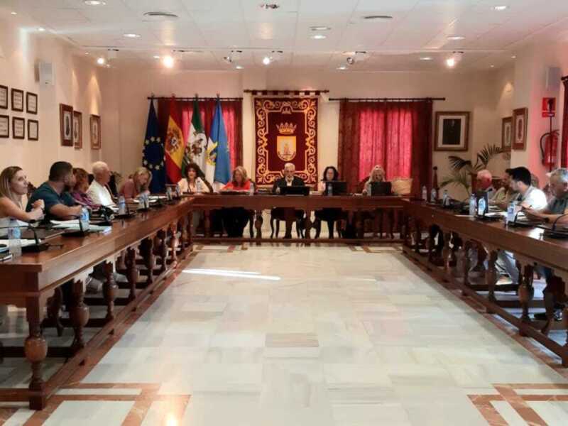 La Corporación chipionera acuerda modificar el contrato de gestión de servicio público de recogida y transporte de residuos sólidos urbanos 