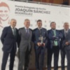 *El alcalde entrega a Joaquín Sánchez el premio como “Embajador de Sevilla”*