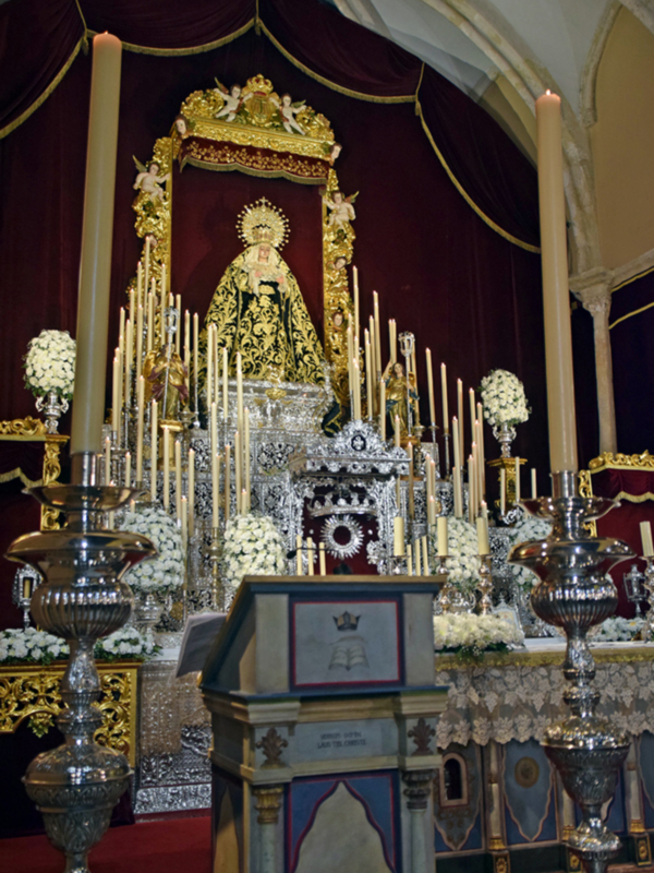  Alcalá del Río se viste de fervor en los cultos cuaresmales a la Virgen de los Dolores en su Soledad Coronada