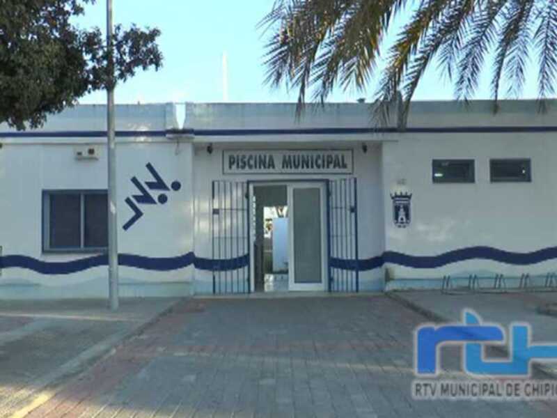 La piscina municipal de Chipiona disfruta de nueva instalación solar fotovoltáica para autoconsumo