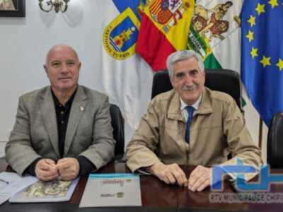 Firmado el convenio por el que el Ayuntamiento de Chipiona subvenciona a la Hermandad del Pinar
