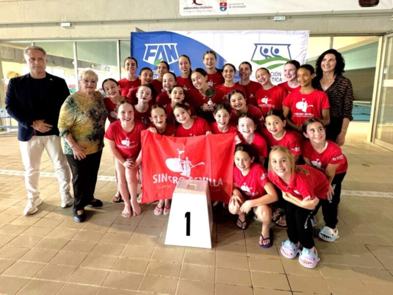 El Club Natación Sincro Sevilla, distinguido en los Premios ROMA 2025