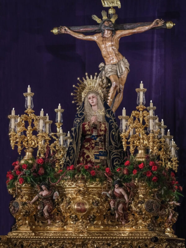 El Stabat Mater del Museo, dispuesto en el paso para su próxima salida extraordinaria por el 450 aniversario de la hermandad