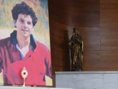 La Parroquia del Santo Cristo del Perdón recibe una reliquia de primer grado de san Carlo Acutis