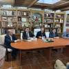 Solemne firma en el Libro de Honor de la Real Asociación de Caballeros de Guadalupe