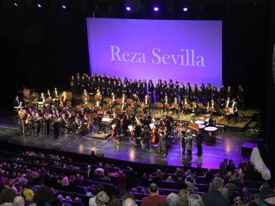 . Fibes se rinde a la emoción de ‘Reza Sevilla’ en una noche de fe, música y memoria