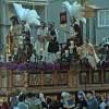 Devoción y tradición acompañan la salida procesional de la Hermandad de la Piedad en el barrio sevillano de Las Avenidas